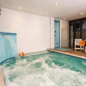 https://hotel-antares-cattolica-47841.emilia-romagnahotels.net